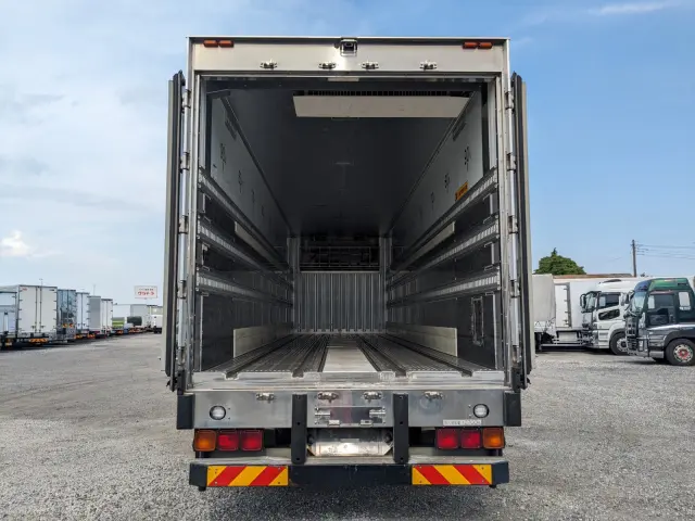 日野 プロフィア 2DG-FW1AHJ(8x4)の写真9