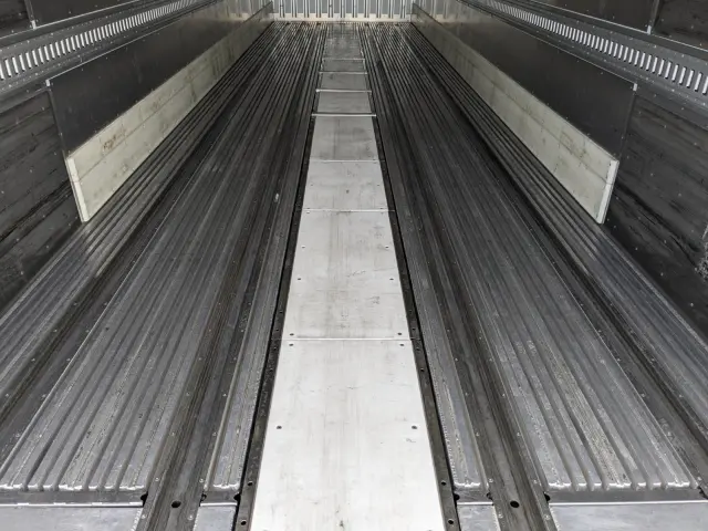 日野 プロフィア 2DG-FW1AHJ(8x4)の写真12