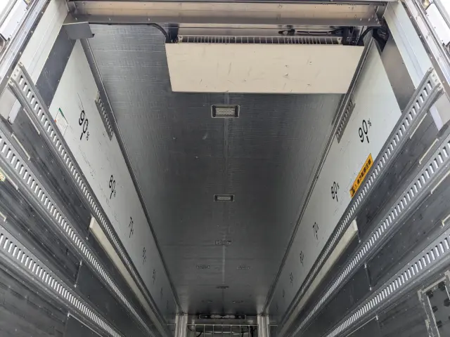 日野 プロフィア 2DG-FW1AHJ(8x4)の写真14