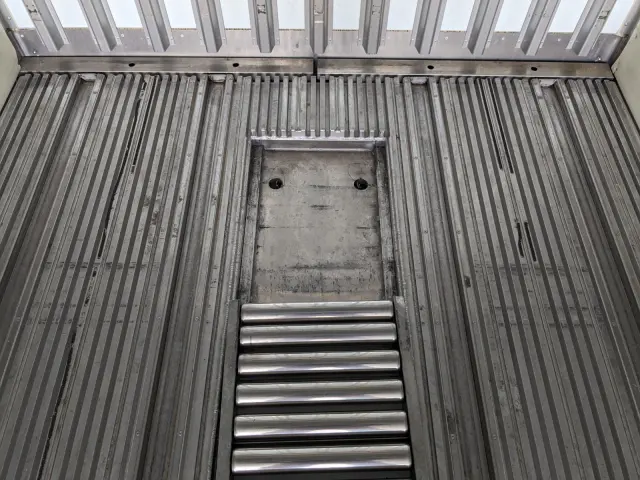 日野 プロフィア 2DG-FW1AHJ(8x4)の写真16