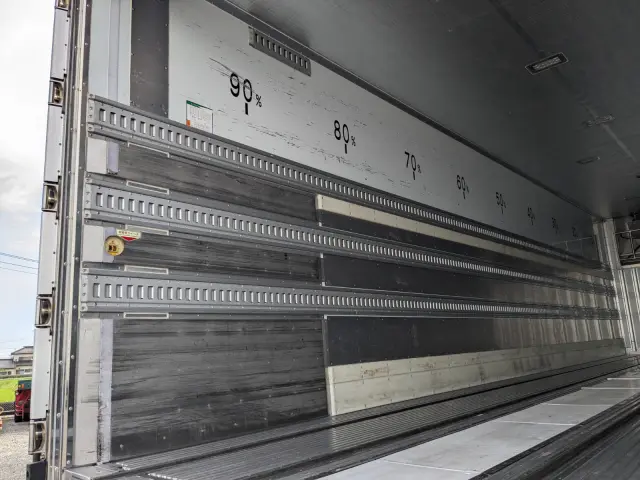 日野 プロフィア 2DG-FW1AHJ(8x4)の写真21