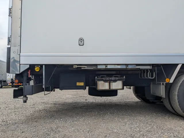 日野 プロフィア 2DG-FW1AHJ(8x4)の写真31