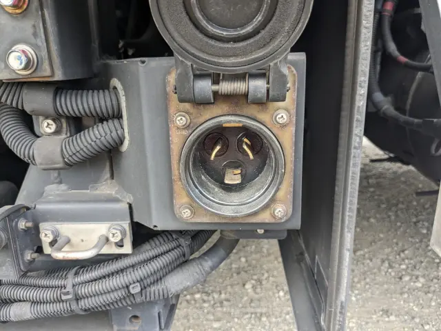 日野 プロフィア 2DG-FW1AHJ(8x4)の写真37