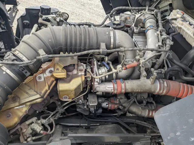 日野 プロフィア 2DG-FW1AHJ(8x4)の写真49