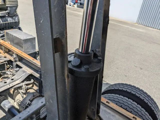 いすゞ フォワード TKG-FRR90S1(2WD)の写真18