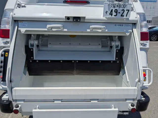 三菱 キャンター 2RG-FEAV0(2WD)の写真8