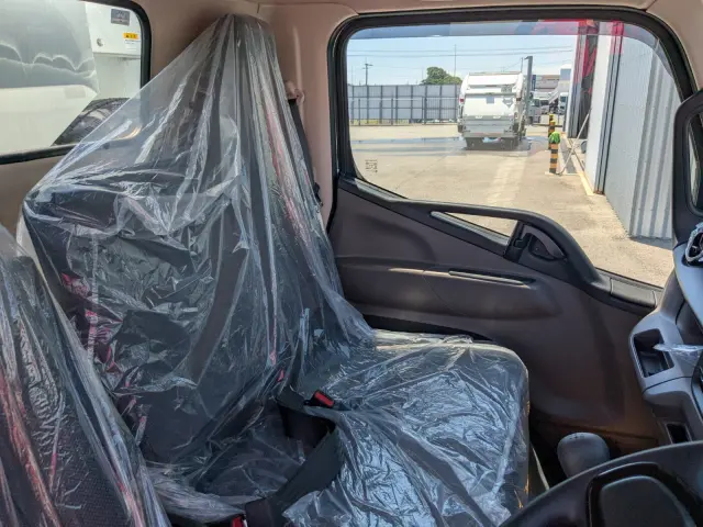 三菱 キャンター 2RG-FEAV0(2WD)の写真10