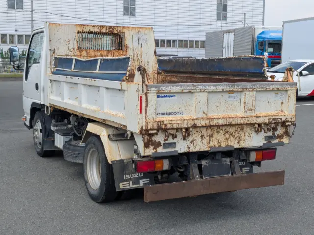 いすゞ エルフ TPG-NKR85AN(2WD)の写真3