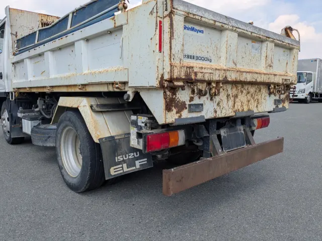 いすゞ エルフ TPG-NKR85AN(2WD)の写真5