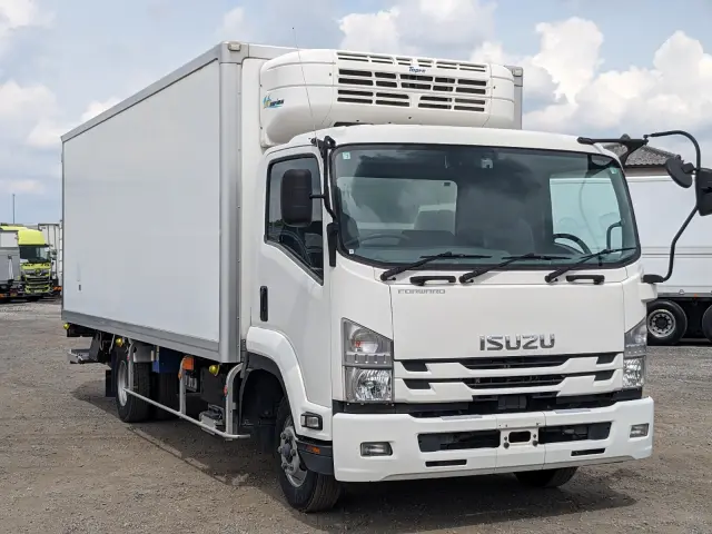 いすゞ フォワード 2PG-FRR90S2(2WD)の写真2