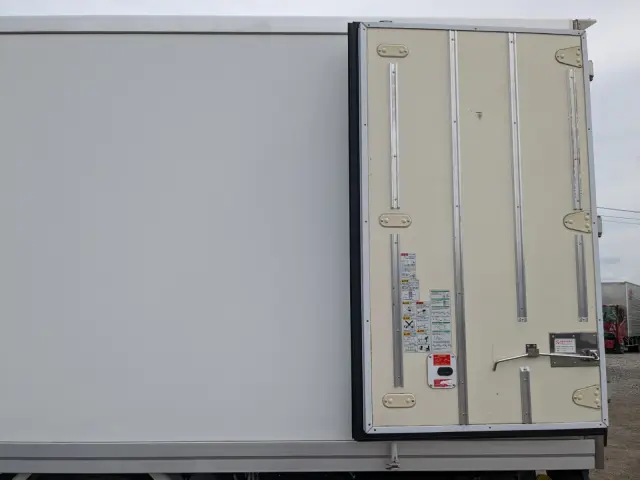 いすゞ フォワード 2PG-FRR90S2(2WD)の写真30