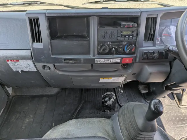 いすゞ エルフ TPG-NKR85AN(2WD)の写真9