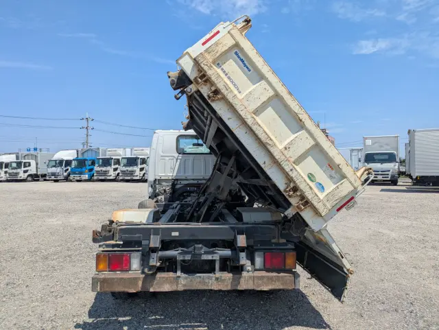 いすゞ エルフ TPG-NKR85AN(2WD)の写真28