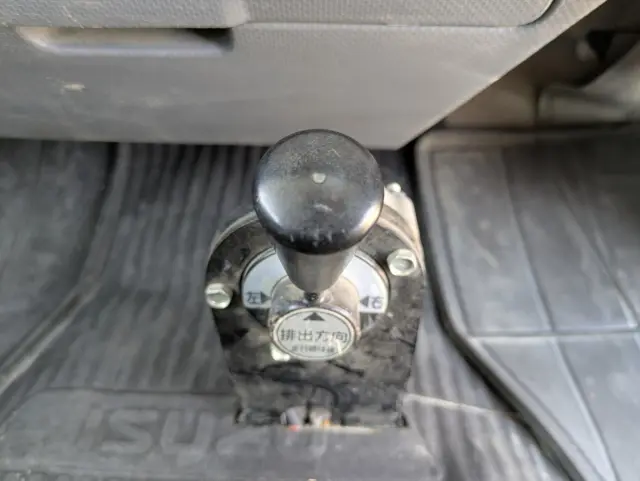 いすゞ エルフ TPG-NKR85AN(2WD)の写真41