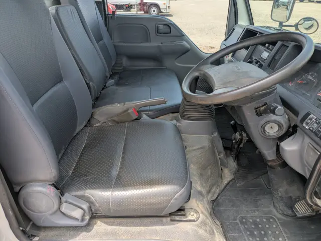 いすゞ エルフ TPG-NKR85AN(2WD)の写真40