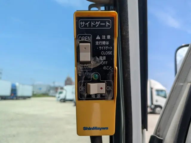 いすゞ エルフ TPG-NKR85AN(2WD)の写真44