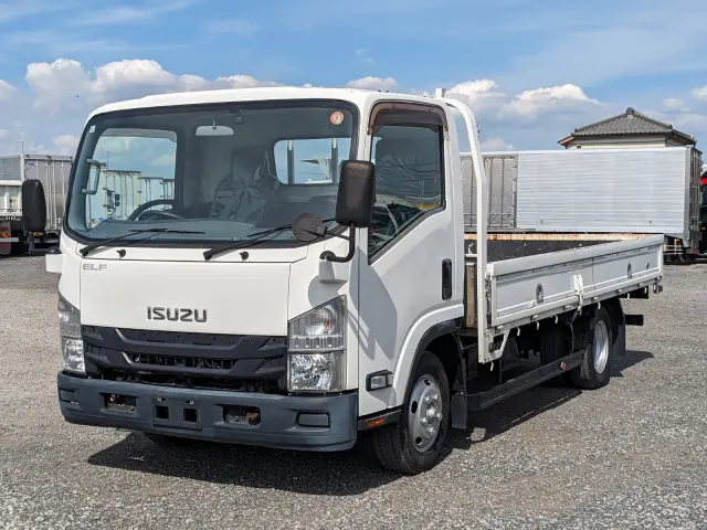 いすゞ エルフ TPG-NNR85AR(2WD)の写真1