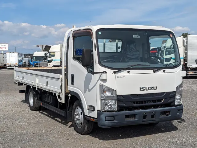 いすゞ エルフ TPG-NNR85AR(2WD)の写真2