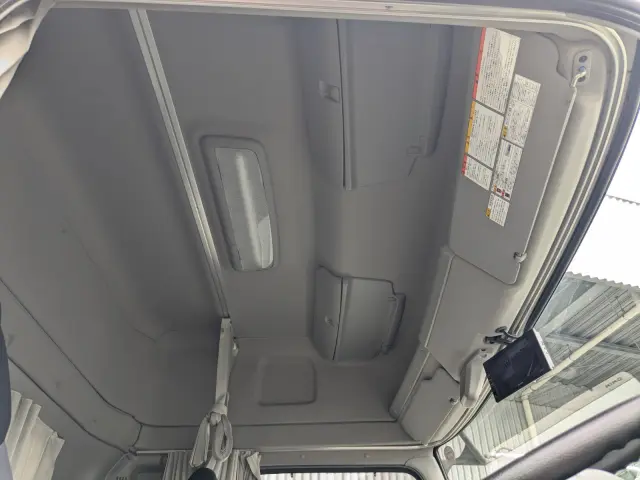 日野 プロフィア QPG-SH1EEDG(2WD)の写真8