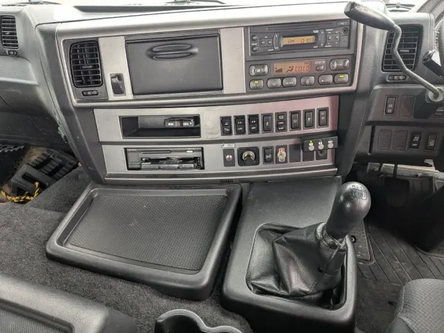 日野 プロフィア QPG-SH1EEDG(2WD)の写真10