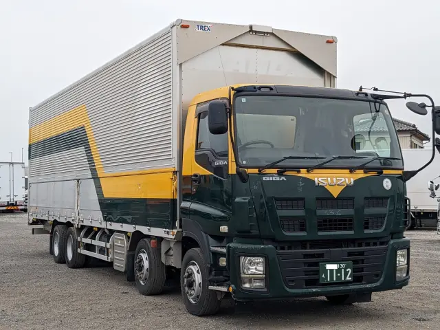 いすゞ ギガ QKG-CYJ77A(8x4)の写真2