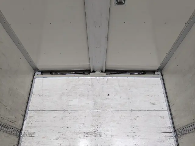 いすゞ ギガ QKG-CYJ77A(8x4)の写真13