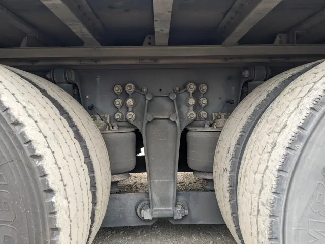 いすゞ ギガ QKG-CYJ77A(8x4)の写真21