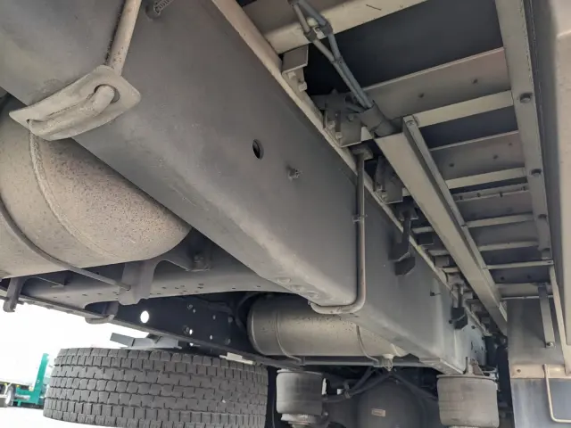 いすゞ ギガ QKG-CYJ77A(8x4)の写真24