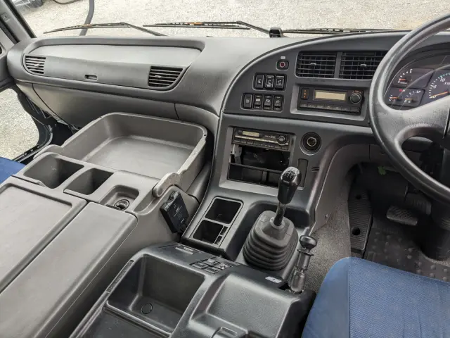 いすゞ ギガ QKG-CYJ77A(8x4)の写真26
