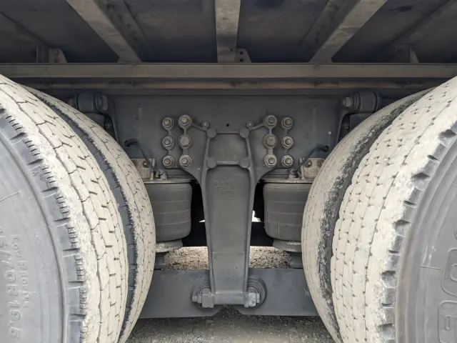 いすゞ ギガ QKG-CYJ77A(8x4)の写真34