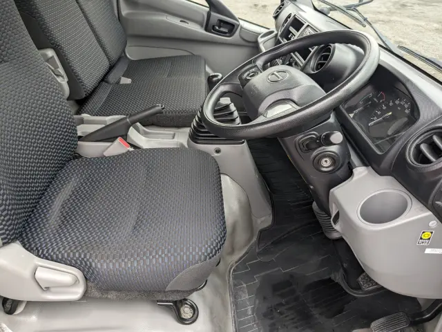 日野 デュトロ 2RG-XZU710M(2WD)の写真7