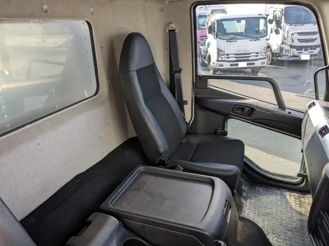 三菱 ファイター 2KG-FK71F(2WD)の写真11
