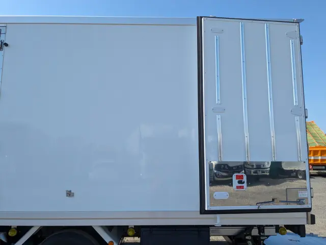 三菱 ファイター 2KG-FK65F(2WD)の写真21