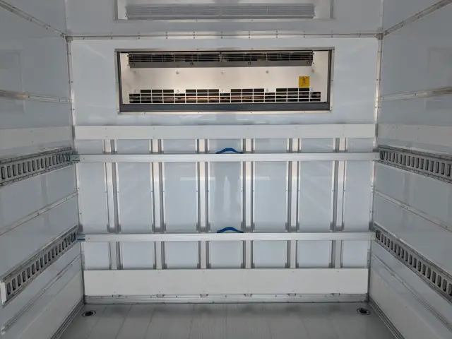 三菱 ファイター 2KG-FK65F(2WD)の写真18