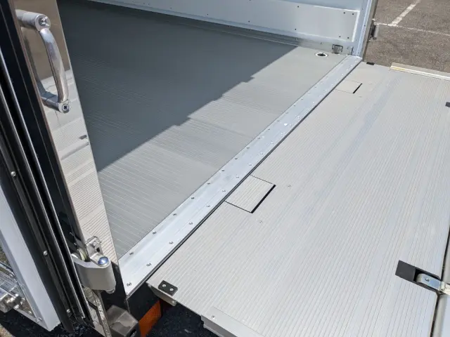 三菱 ファイター 2KG-FK65F(2WD)の写真11