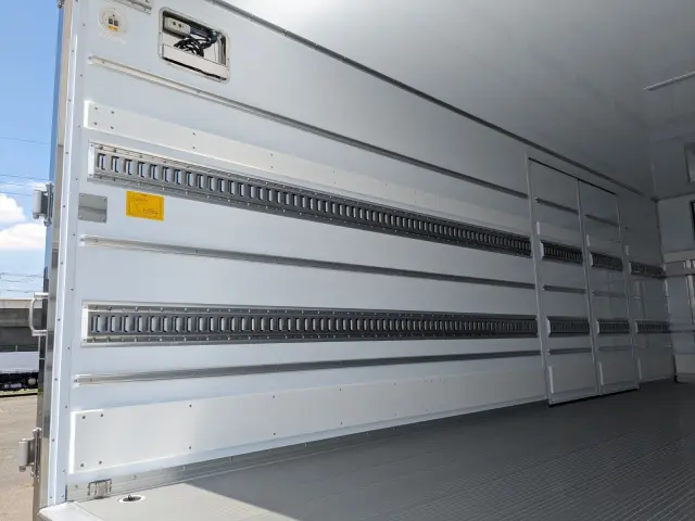 三菱 ファイター 2KG-FK65F(2WD)の写真21
