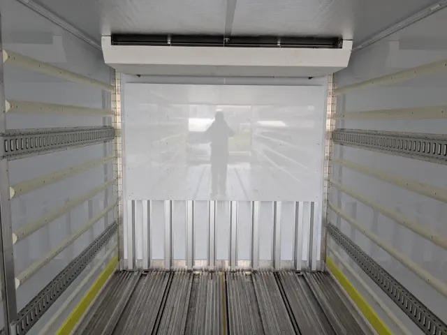 日野 プロフィア 2DG-FR1AHC(6x2)の写真30