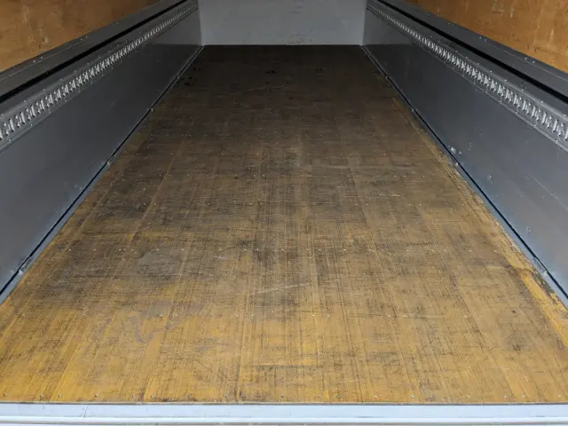 日野 レンジャー 2KG-FD2ABG(2WD)の写真11