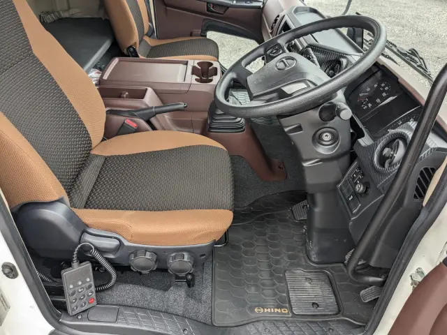 日野 レンジャー 2KG-FD2ABG(2WD)の写真8
