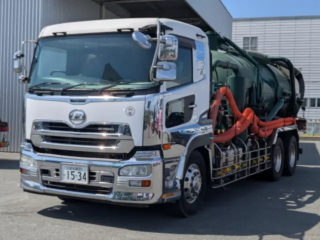 UD クオン QKG-CD5YL(6x2)の写真1