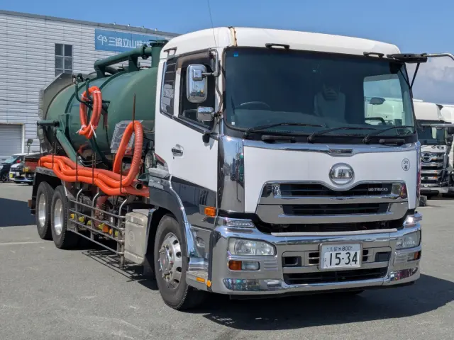 UD クオン QKG-CD5YL(6x2)の写真2