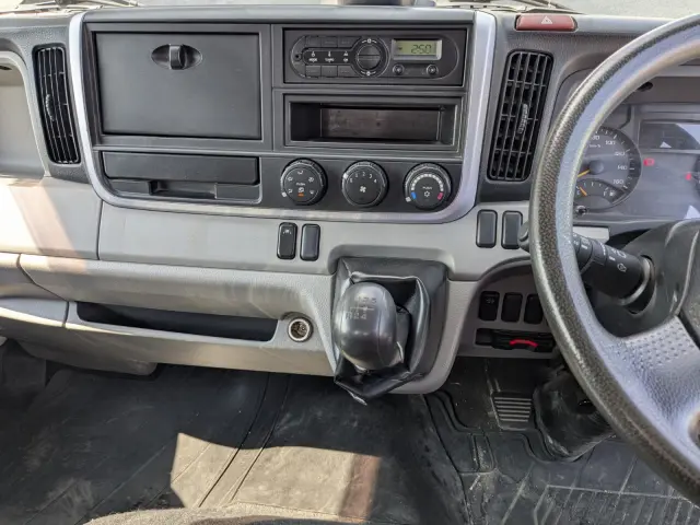 三菱 キャンター TPG-FEA50(2WD)の写真10