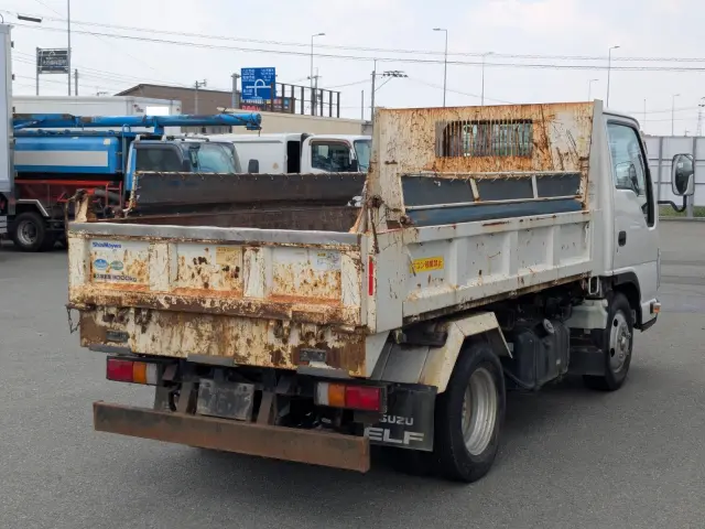 いすゞ エルフ TPG-NKR85AN(2WD)の写真4