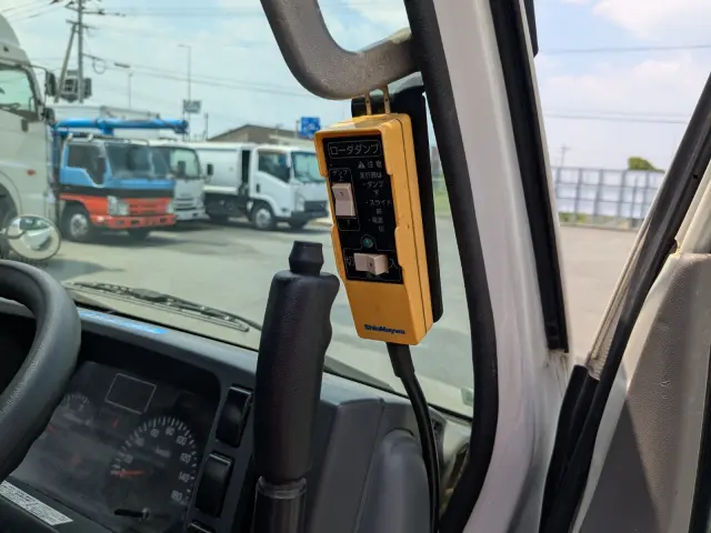 いすゞ エルフ TPG-NKR85AN(2WD)の写真13
