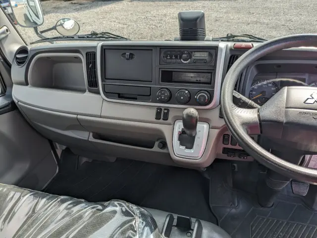 三菱 キャンター TPG-FEA20(2WD)の写真9