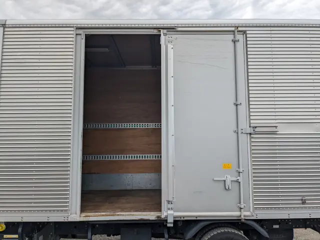 三菱 キャンター TPG-FEA50(2WD)の写真32