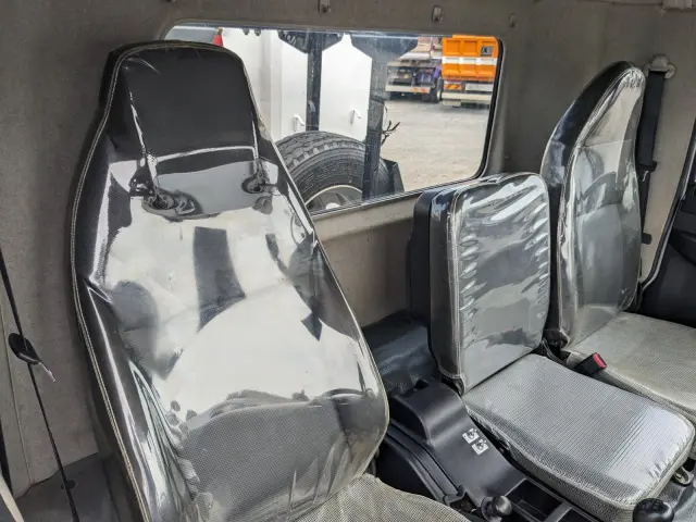 三菱 ファイター 2KG-FK72F(2WD)の写真11
