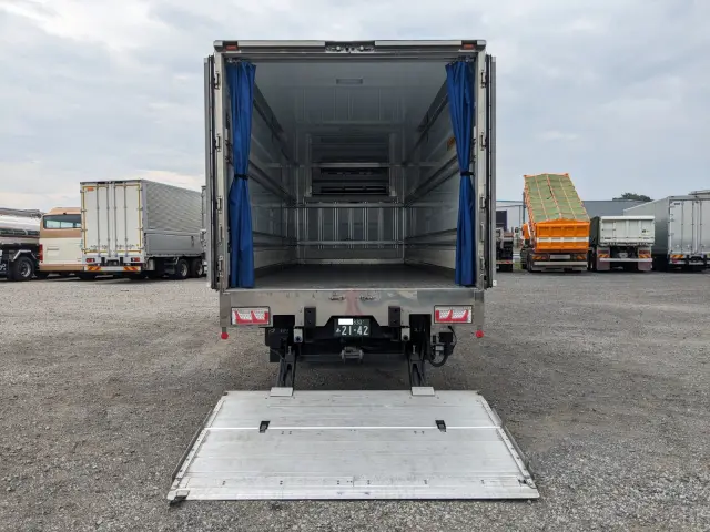 三菱 ファイター 2KG-FK65F(2WD)の写真9