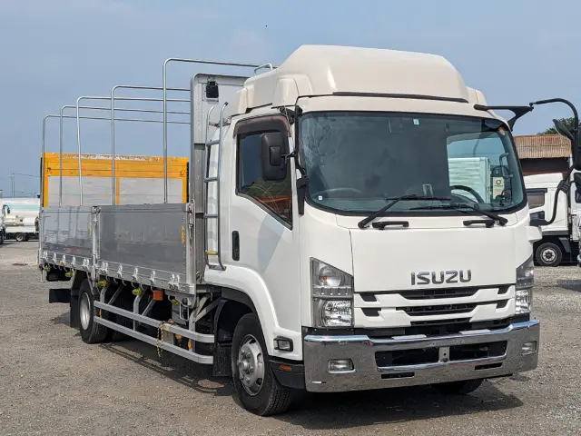 いすゞ フォワード TKG-FRR90T2(2WD)の写真2