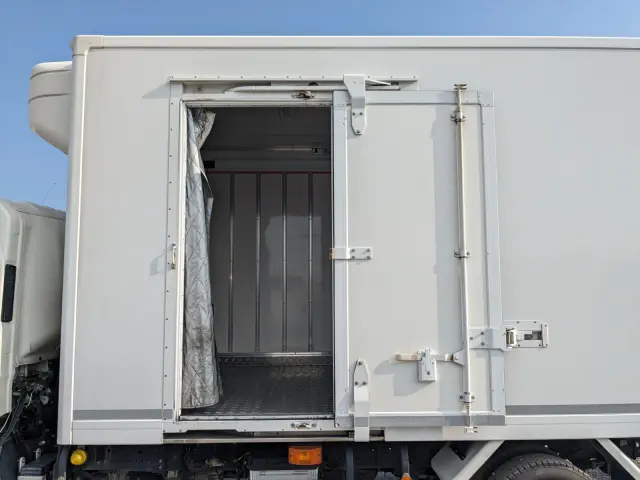 いすゞ エルフ 2PG-NPS88AN(4WD)の写真30